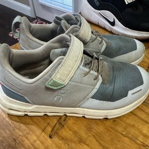 On Running Men's Gray and White Sneakers